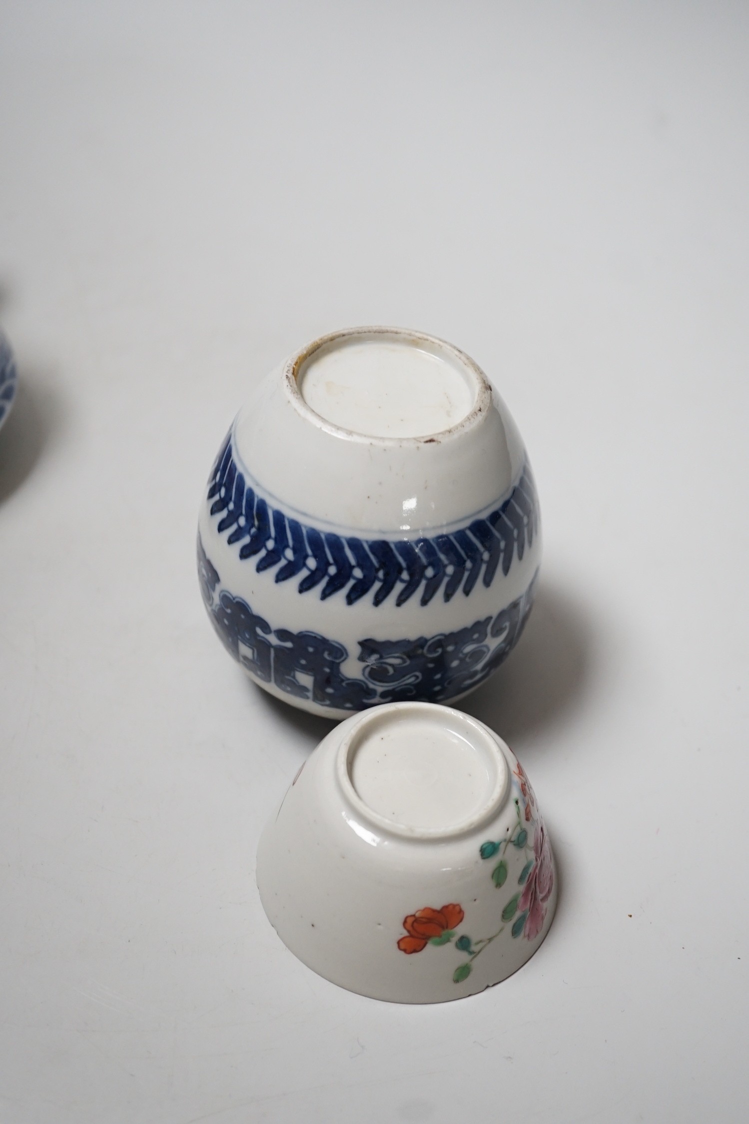 A Chinese blue and white ovoid vase, 9cm, a dragon teapot and cover and a famille rose cup
